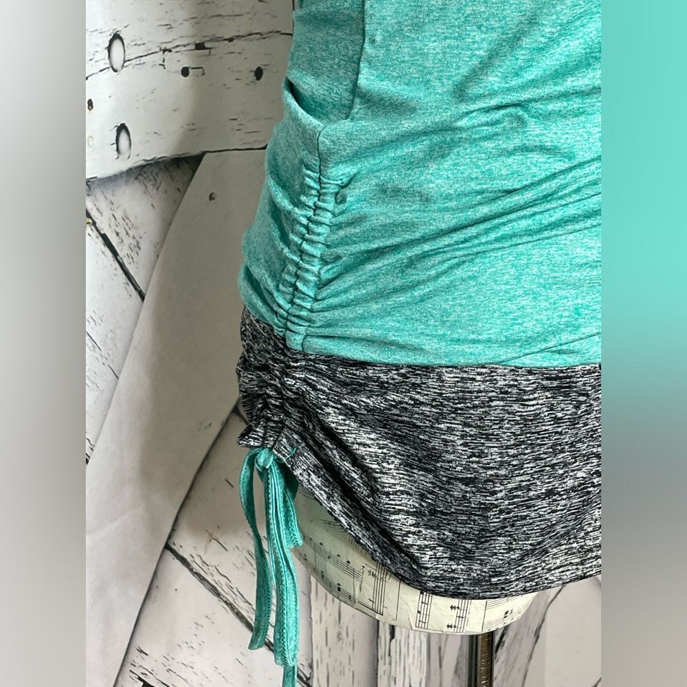 Layer Look Top Side Ruching M - Picture 3 of 4